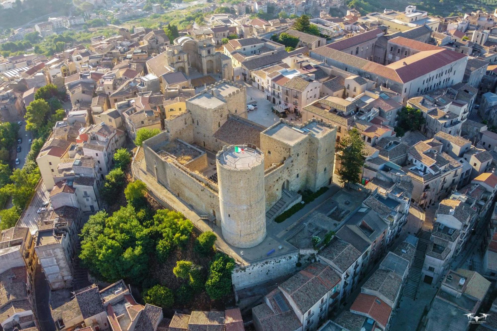 Holiday Home Castle Salemi - Casa Vacanze Екстериор снимка